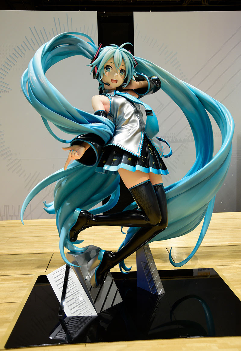 新品未開封【初音ミク・クロニクル】1/7スケールフィギュア【F:NEX限定